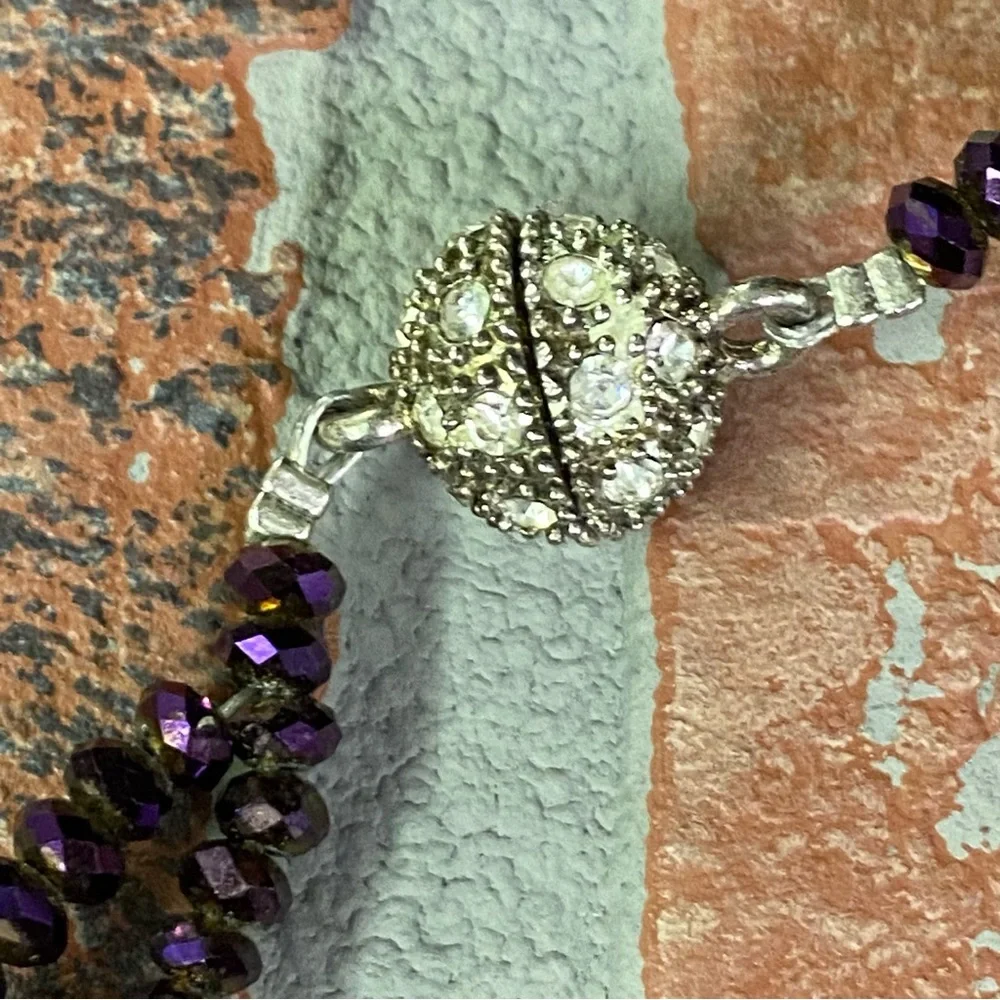 Women’s Fashion multi-faceted Purple Beaded Necklace & Earrings Set. - Picture 3 of 9